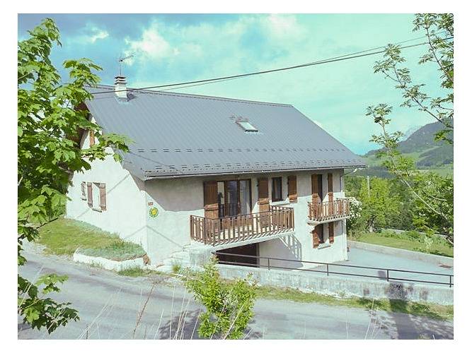 Gîte for 6 people, with Terrace in French Alps