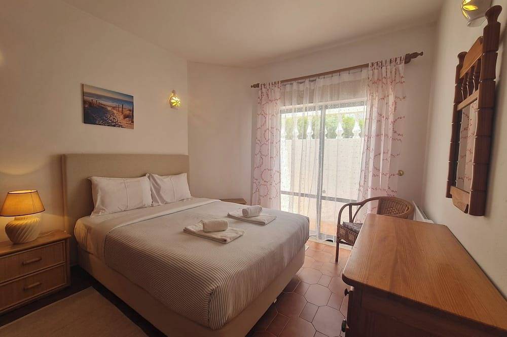 Ganze Wohnung, Gemütliches Apartment mit Meerblick, 2 Minuten vom Strand, Wlan, Heizung in Praia da Luz, Faro Distrikt