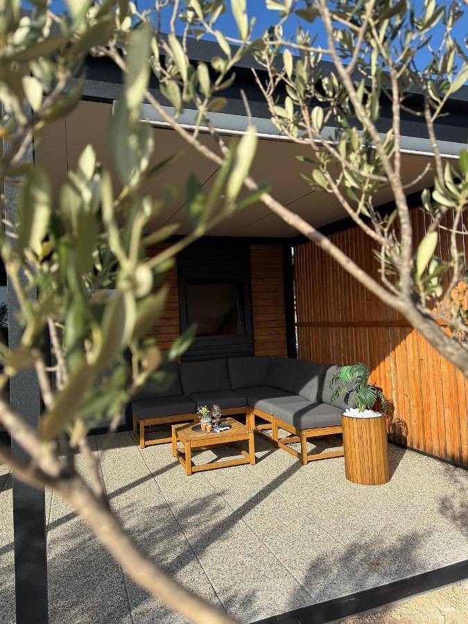 Camping pour 5 personnes, avec piscine et terrasse, animaux acceptés à Pirovac - 3
