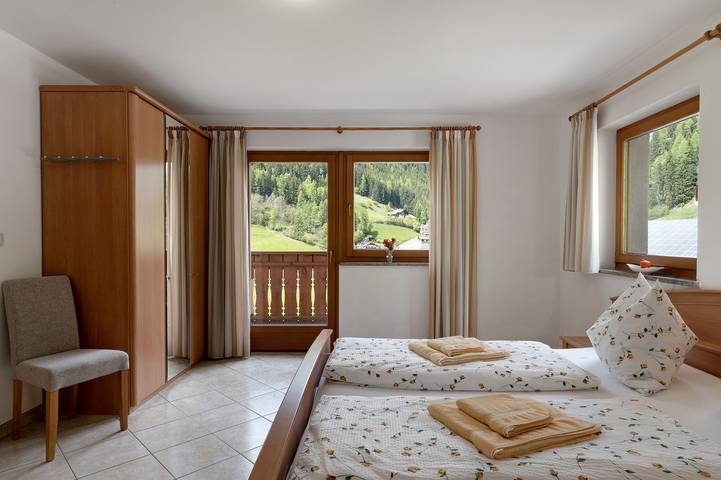 Ferienwohnung für 4 Personen, mit Garten und Whirlpool sowie Balkon in Sarntal - 3
