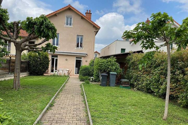 Holiday rental for 7 people, with garden and terrace in Clermont-Ferrand