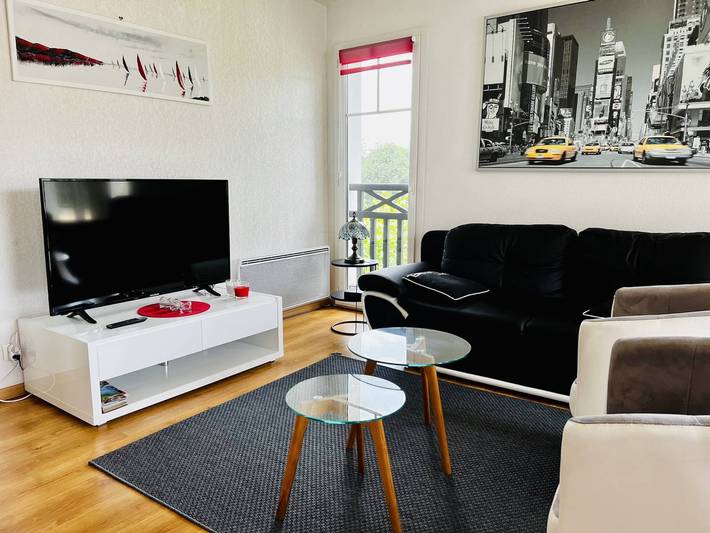 Ganze Wohnung, Komfortable T2 in Cambo-Les-Bains mit Terrasse und Parkplatz in Cambo-les-Bains, Bayonne und Umgebung