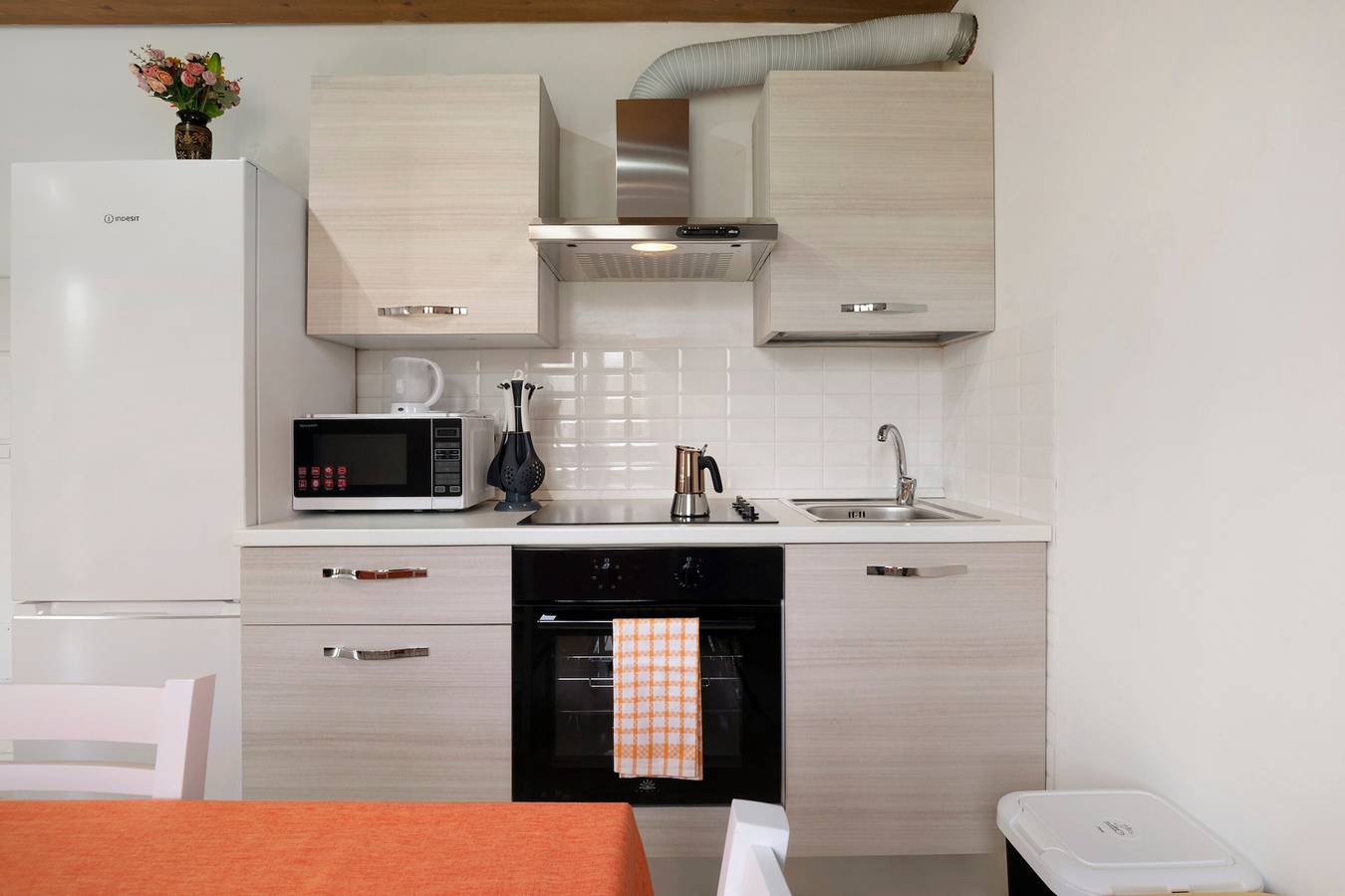 Appartement 'Alessia' met gedeeld zwembad, tuin en Wi-Fi, foto 12