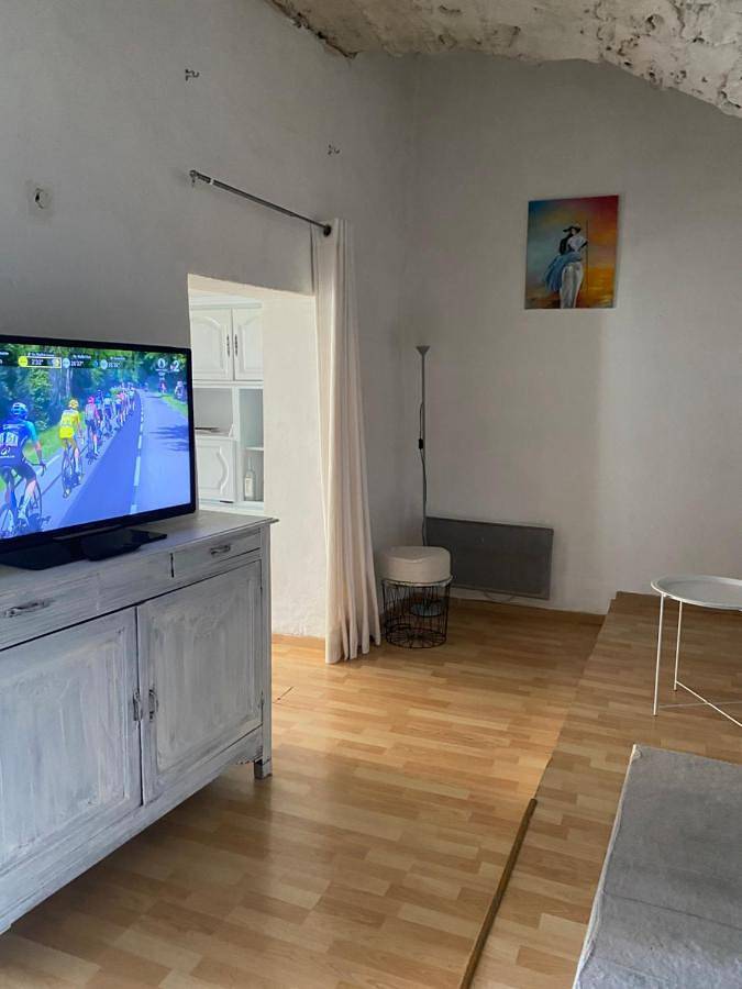 Location de vacances pour 6 personnes, avec vue et terrasse, animaux acceptés à Lézan - 4