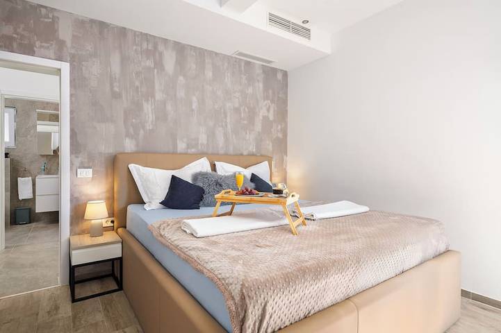 Villa pour 8 personnes, avec jardin à Tribunj - 2