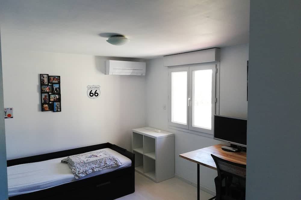 Appartement entier, Appartement dans bâtisse vigneronne proche Montpellier, plages , arrière pays, in Saint-Jean-de-Védas, Côte méditerranéenne (France)