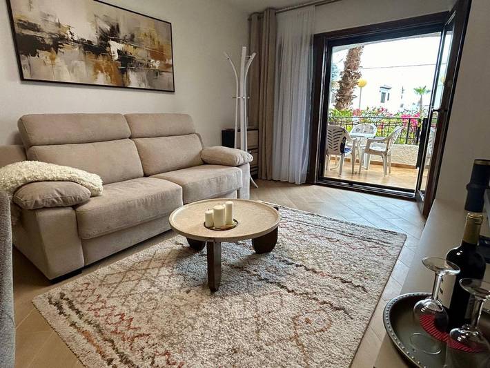 Gîte pour 4 personnes, avec vue et balcon ainsi que jardin et piscine à Cabo Roig - 3