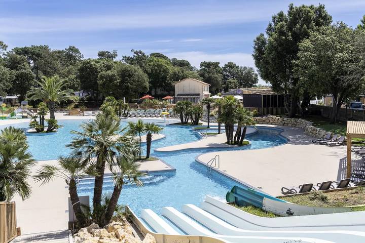 Camping für 4 Personen, mit Terrasse in Nouvelle-Aquitaine - 3