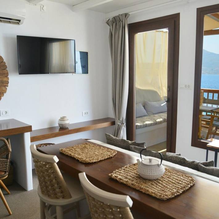 Gîte pour 4 personnes, avec terrasse, adapté aux familles dans Milos - 4