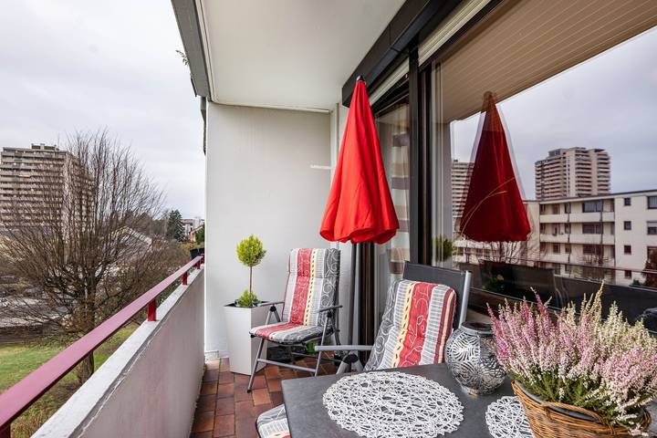 Appartement entier, Appartement 'Szafranzimmervermietung' avec balcon et Wi-Fi in Winnenden, Arrondissement de Rems-Murr