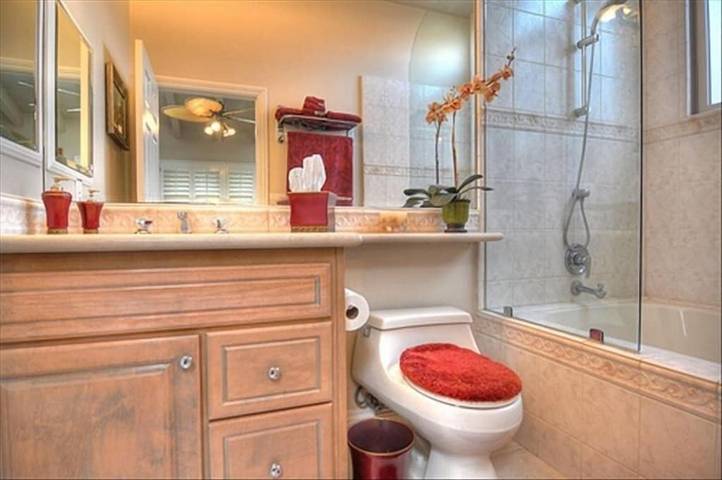 Vacation rental for 8 people, with yard and hot tub in San Clemente