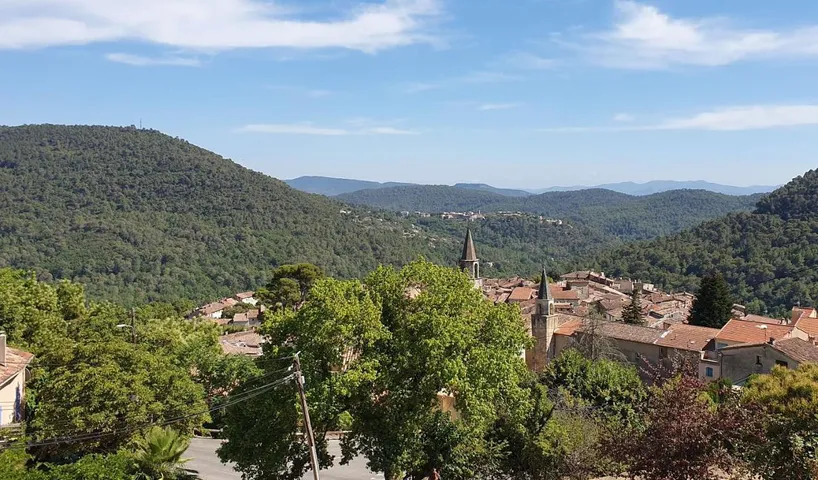 Casa de vacaciones para 7 personas, con vistas además de piscina y balcón - 1