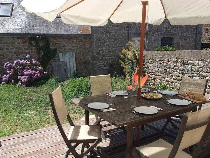 Location de vacances pour 11 personnes, avec Terrasse ainsi que Jardin et Vue dans Chapelle de Saint-Cado