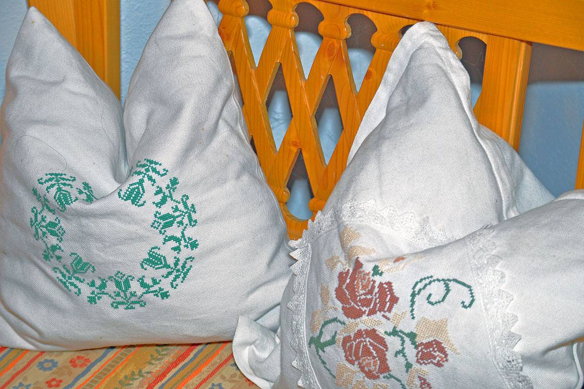 Taffenreutherhof - Ferienwohnung Lavendel mit 1 separatem Schlafzimmer, Wohnraum mit Küche in Rohrdorf, Bayerische Alpen