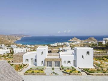 Gîte pour 6 personnes, avec terrasse et piscine dans Kalafatis