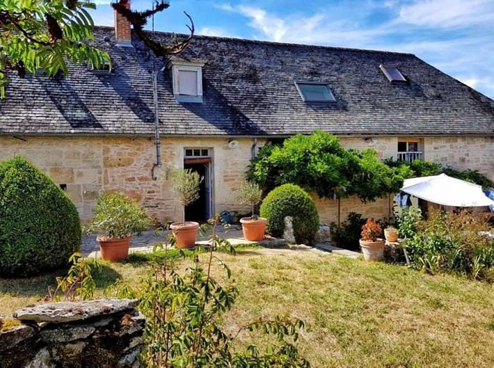 Chambre d’hôte pour 2 personnes, avec jacuzzi ainsi que jardin et terrasse dans le Lot