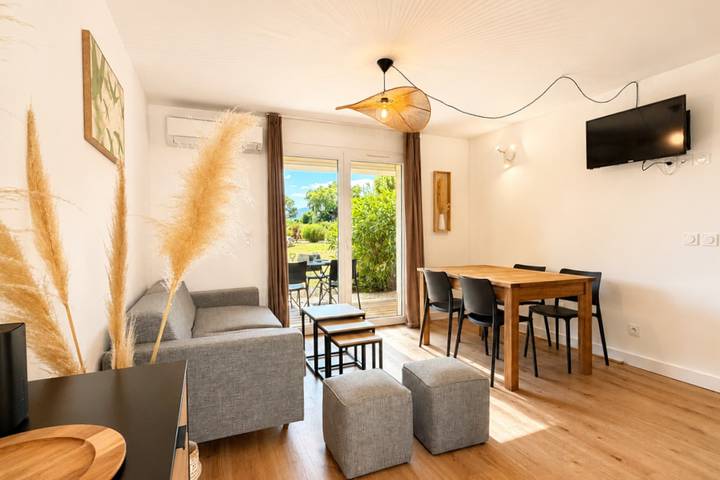 Gîte pour 6 personnes, avec terrasse et piscine à Lecci - 4