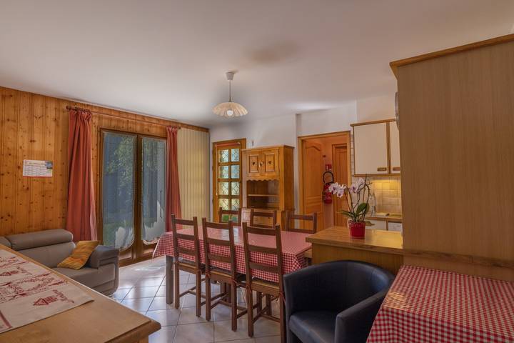 Gîte pour 5 personnes, avec Jardin à Chatel - 3