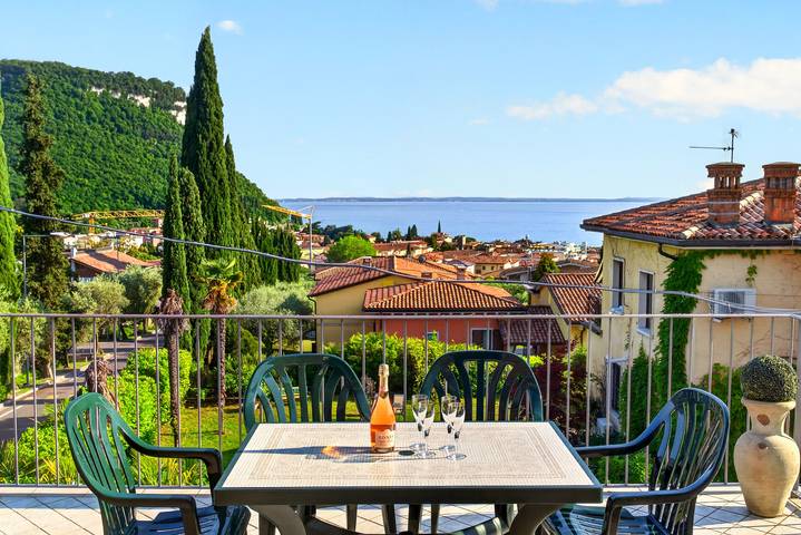 Apartamento de férias para 6 pessoas, com varanda e vista para o lago e ainda vista - 1