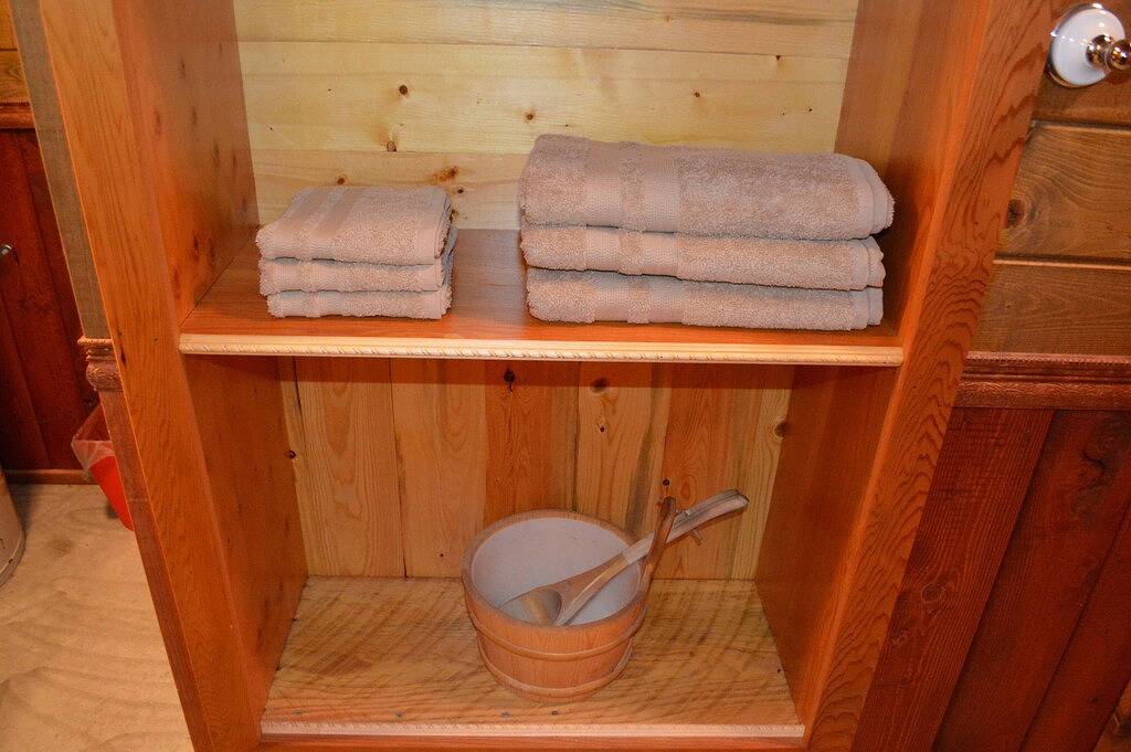 Last minute Plan to Glacier Guest Cabin Sauna in Glacier-Nationalpark