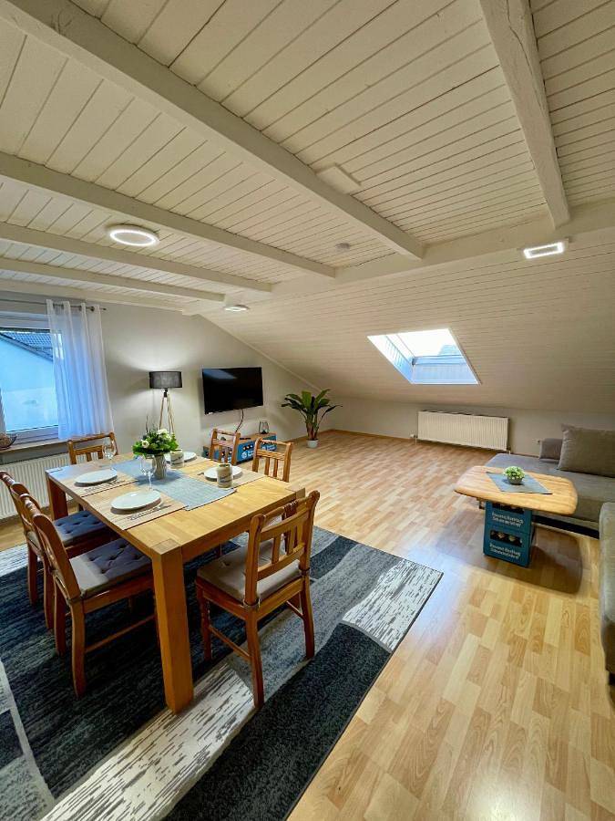 Ferienwohnung für 7 Personen, mit Terrasse und Garten sowie Ausblick in Litzendorf
