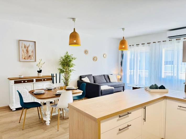 Gîte pour 4 personnes, avec terrasse à La Chapelle-Saint-Luc - 2