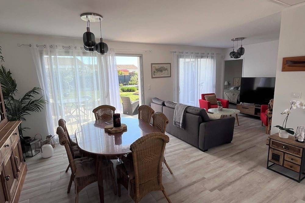 Quiet new house 2.5 km from the sea, the Zoo and the resort of La Palmyre in Saint-Augustin, Côte de Beauté