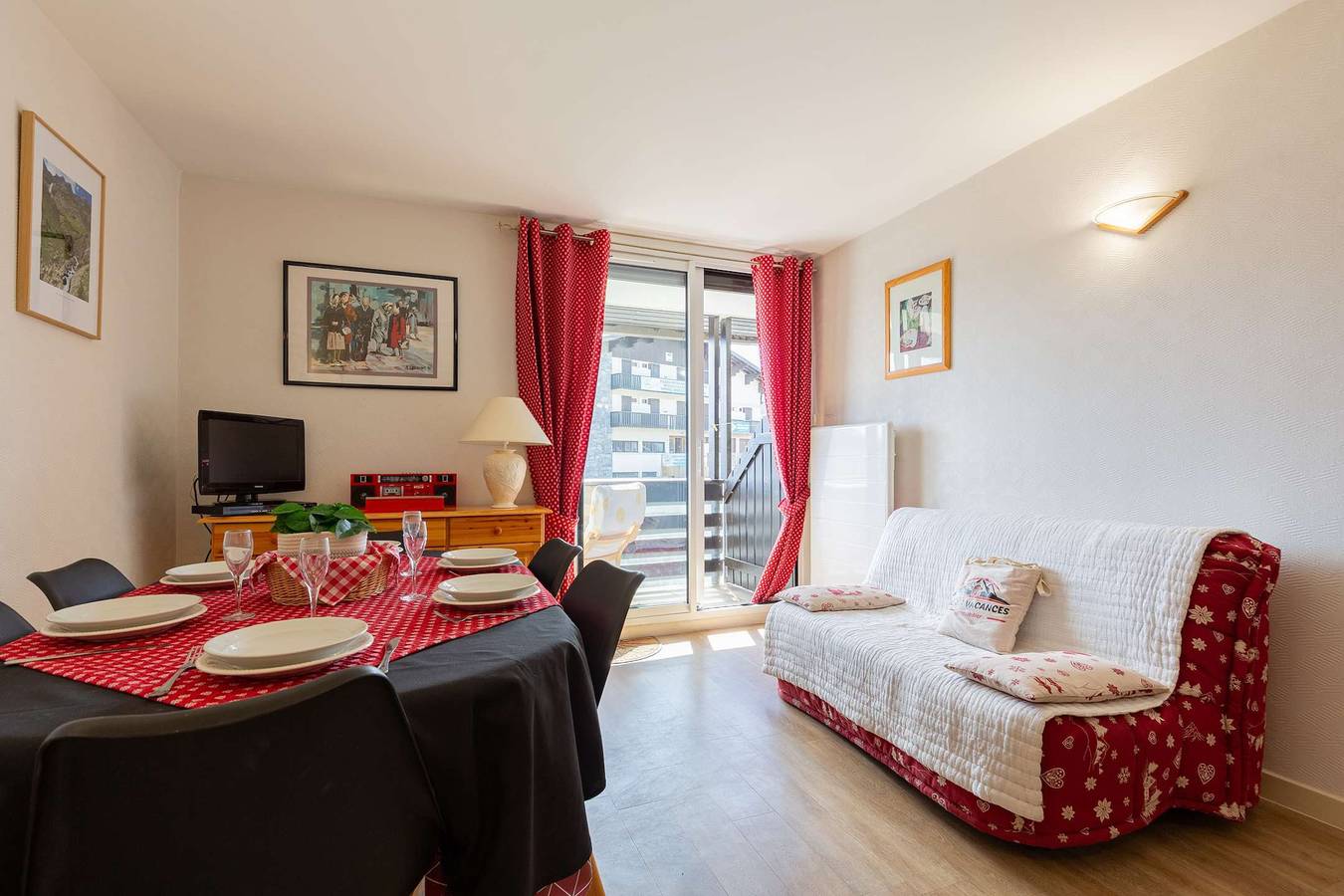 Appartement de vacances entier, Charmant Duplex face aux pistes–6 pers-Résidence Armazan–Pla d’Adet in Saint-Lary-Soulan, Parc national des Pyrénées