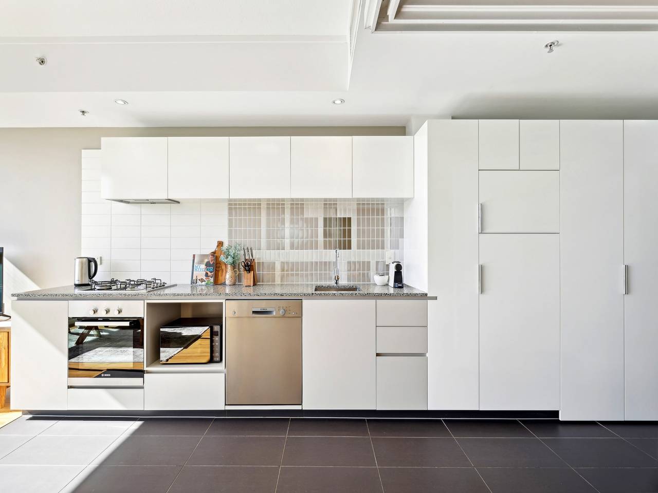 Entire apartment, Elegant Inner-City 1-Bed with Rooftop Dining in Fortitude Valley, Brisbane