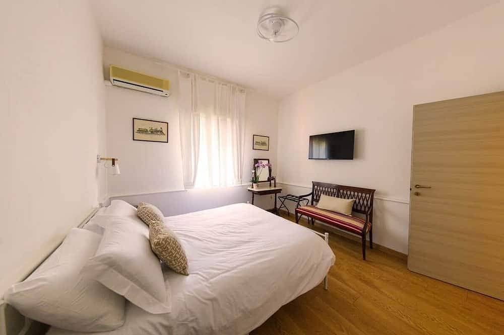 Charming Mediterranean Villa: Huge Park, Total Privacy. Dhc in Pietraperzia, Enna Provinz