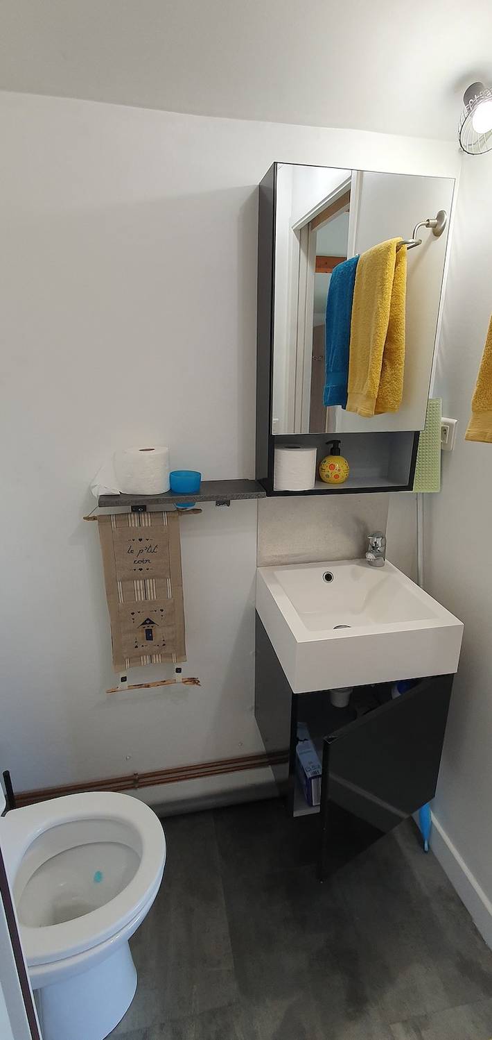 Chalet '2 Pers Jarnac' avec terrasse privée, jardin privé et climatisation in Jarnac, Charente
