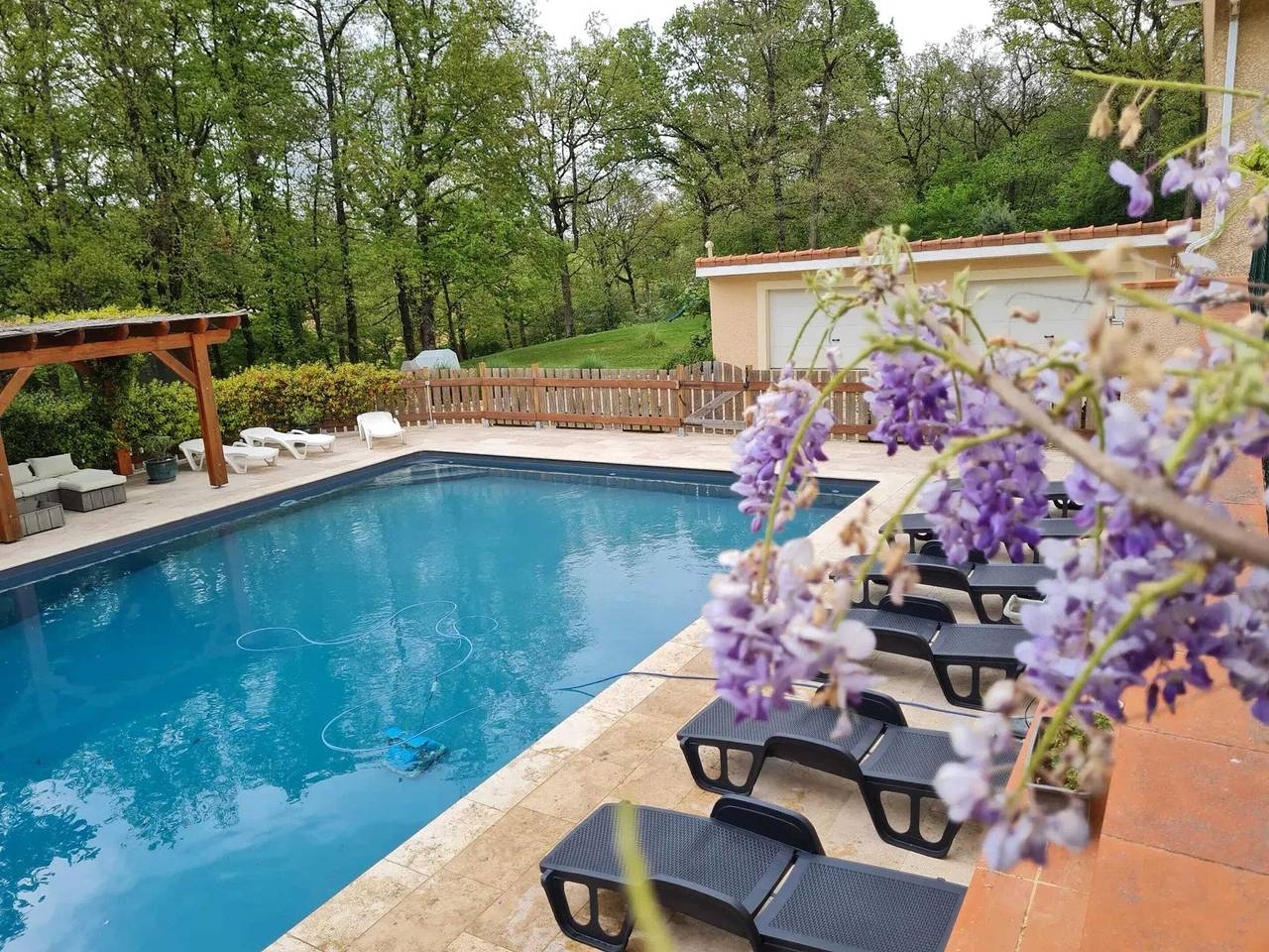 Appartement entier, Appartement spacieux avec piscine partagée à Maurens - 120 m² in Gers