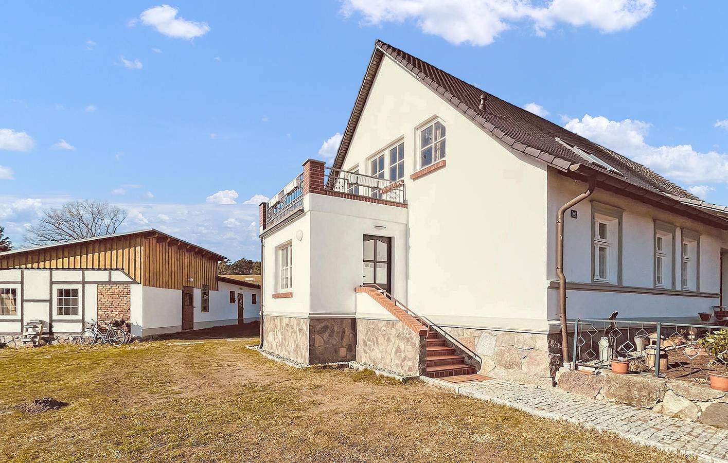 Rückzugsort am See mit Terrasse, Parkplatz und Internet in Reetzow, Benz