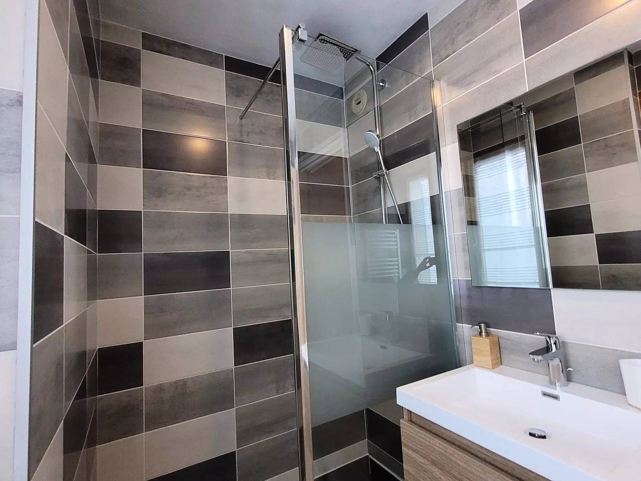 Apartamento entero, Apartamento 3 estancias - 6 personas in Lanslevillard, Región de Saint-Jean-de-Maurienne
