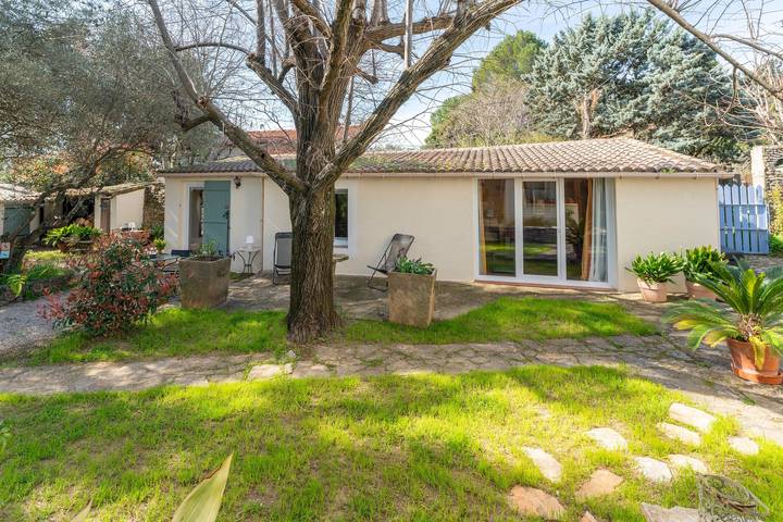 Vakantiehuis 'Mazet' met privé terras, privé tuin en Wi-Fi in Nîmes, Nimes en omgeving