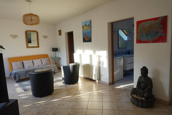 Location de vacances pour 5 personnes, avec Balcon ainsi que Terrasse et Vue à Hèches