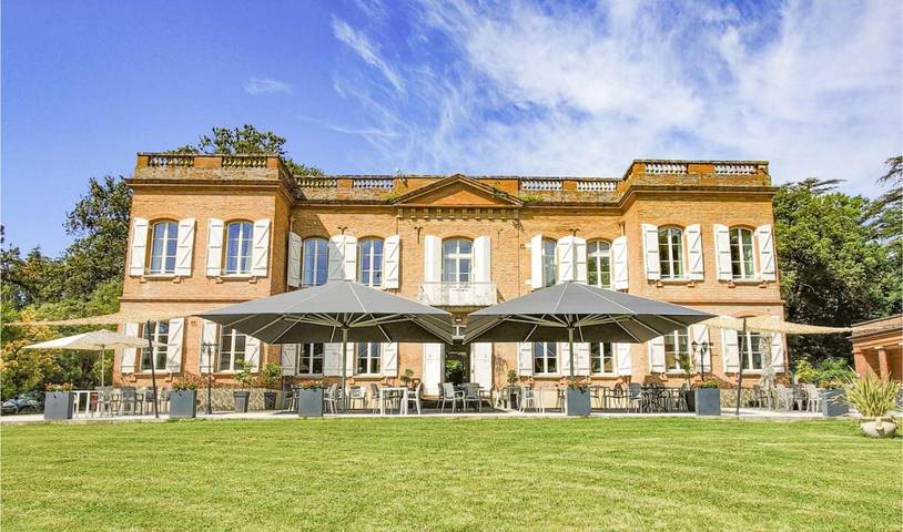 Hôtel pour 2 personnes, avec Terrasse ainsi que Jardin et Piscine