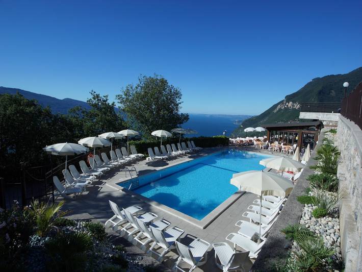 Ferienwohnung für 4 Personen, mit Balkon/Terrasse und Kinderpool sowie Pool in Tignale - 2