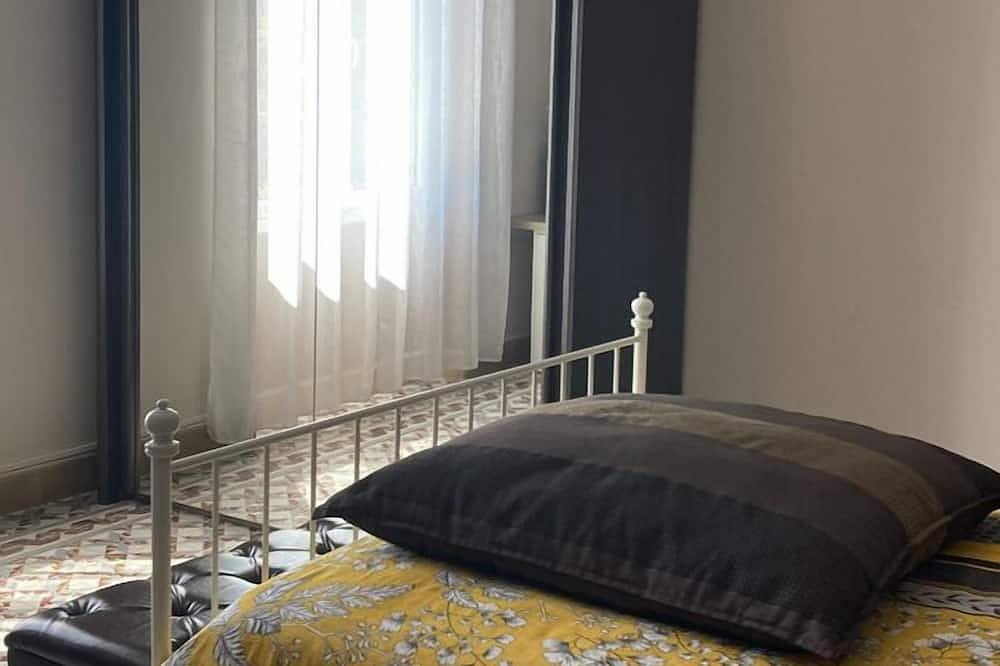 Apartamento entero, 5 minutes from the Avignon sud freeway exit, Mas du Gros Vincent in Vaucluse. in Caumont-sur-Durance, Vaucluse