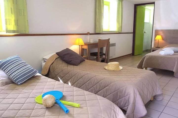 Gîte pour 4 personnes, avec piscine et terrasse, animaux acceptés à Bassignac - 4