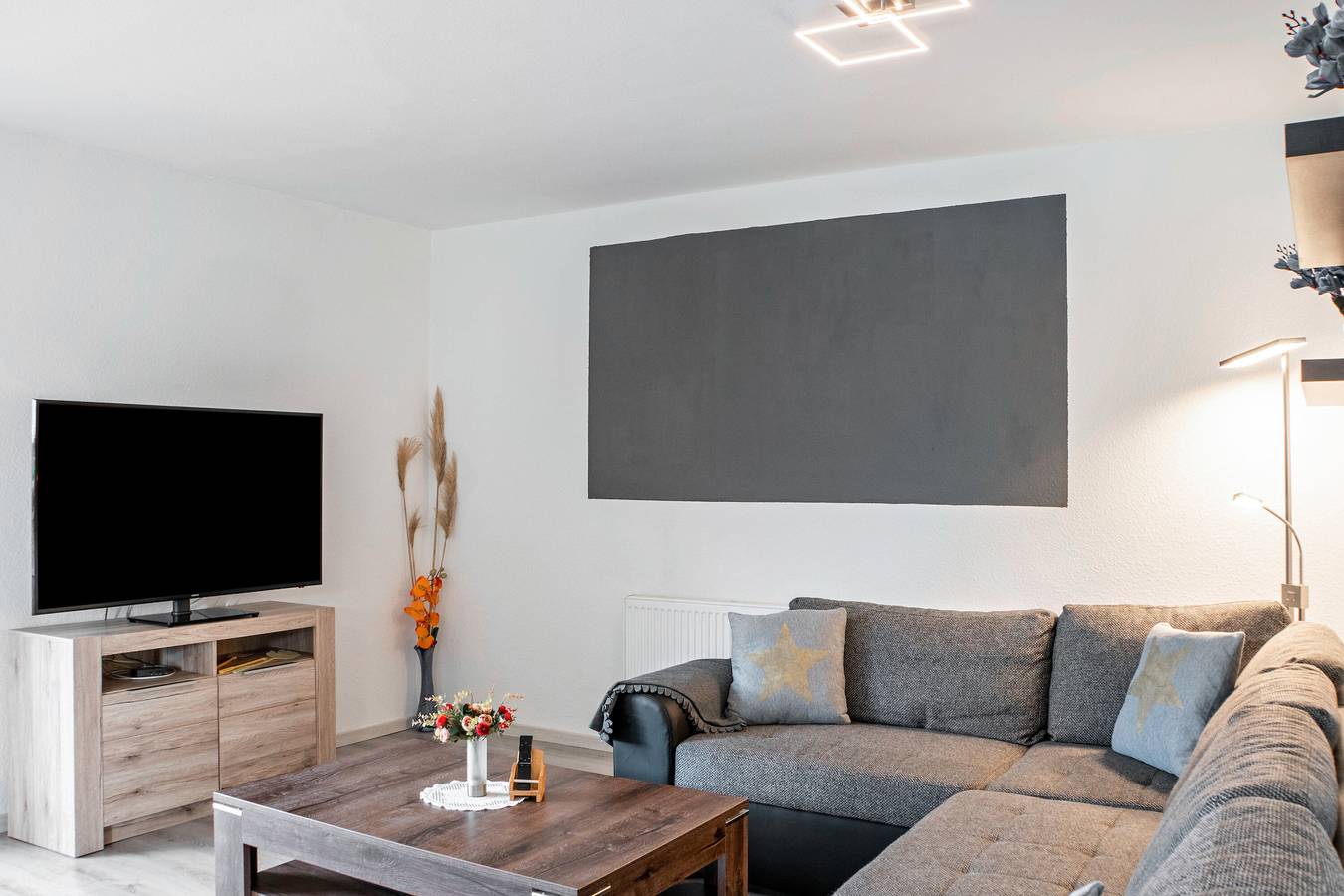 Holiday Home 'Oldorfer Auszeit' with Private Terrace, Private Garden and Wi-Fi in Wangerland, Southern North Sea Coast