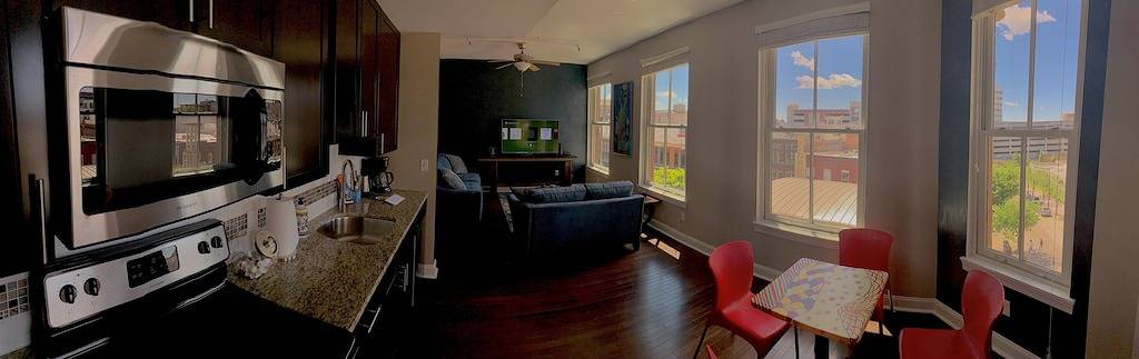 Ganze Wohnung, Zentral gelegen 2 Schlafzimmer 2 Bad. 6 Personen Ausgezeichneter Blick auf den Marktplatz in Knoxville, Knox County (TN)