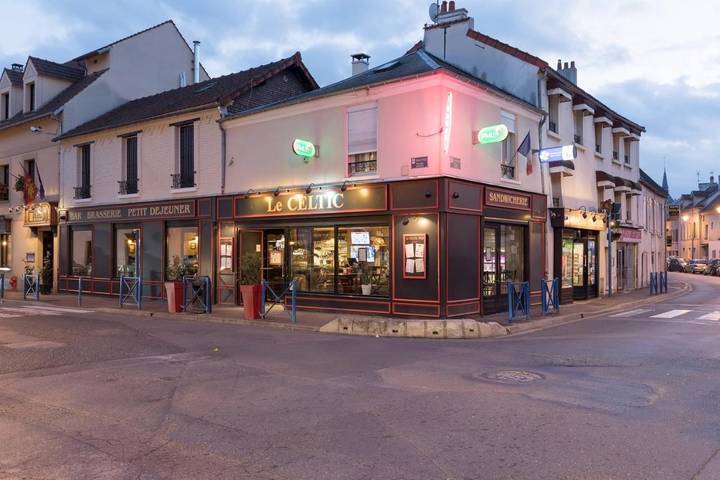Hôtel pour 2 personnes, avec terrasse à Le Thillay