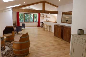 Gîte pour 12 personnes, avec jardin et piscine à Campagnac-lès-Quercy