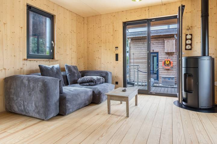Casa flotante para 2 personas, con balcón - 1