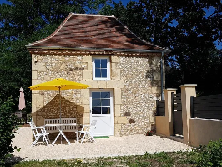 Casa rural para 2 personas, con jardín además de terraza y jacuzzi - 1