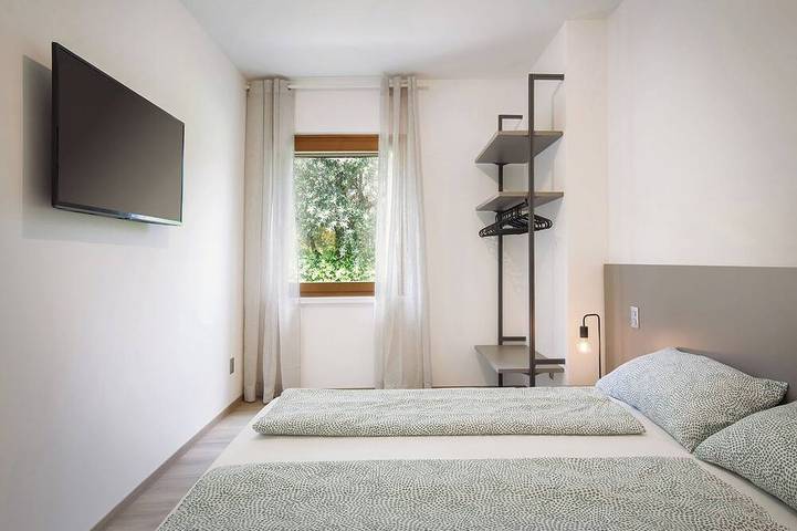 Ferienhaus für 11 Personen, mit Whirlpool und Sauna sowie Balkon und Garten in Malcesine - 3
