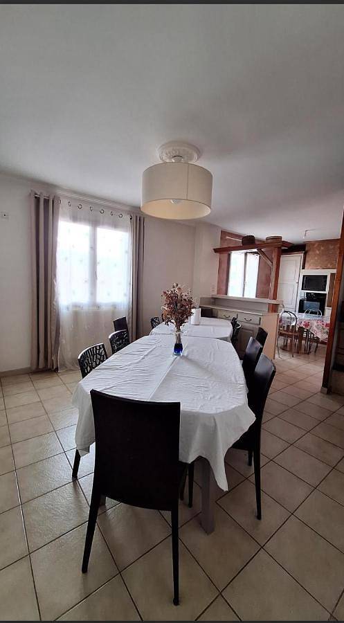 Gîte pour 15 personnes, avec terrasse et vue à Bourgoin-Jallieu - 2