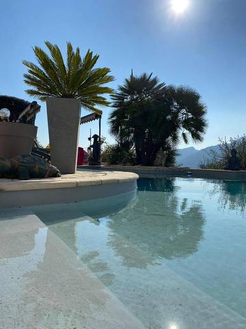 Gîte pour 4 personnes, avec piscine et jardin ainsi que vue sur le lac et vue à Saint-Martin-du-Var