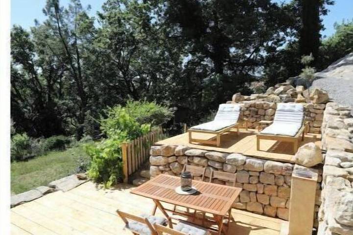 Location de vacances pour 4 personnes, avec terrasse à Saint-Paul-le-Jeune